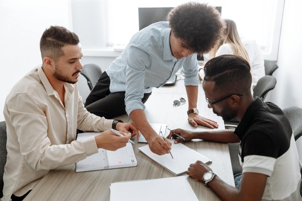 Building an effective crisis communication plan for uk enterprises: a comprehensive step-by-step blueprint